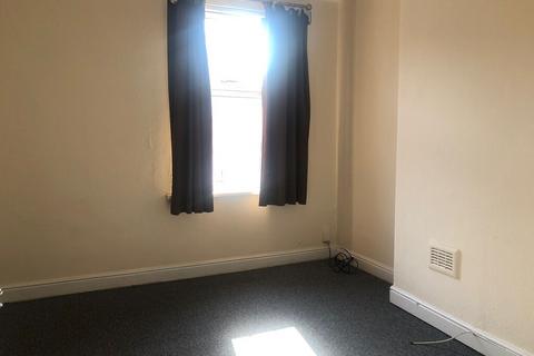 3 bedroom terraced house to rent - Exeter Road, Nottingham NG7
