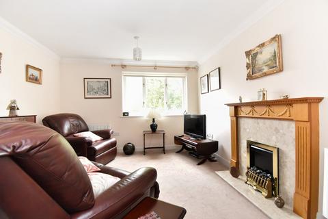 2 bedroom retirement property for sale, Bridge Street, Walton-on-Thames, KT12