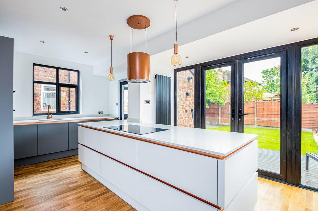 Rothiemay Road, Flixton, Manchester, M41 3 bed detached house for sale