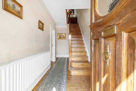 31 Amesbury Road, Bromley, BR1 2QJ