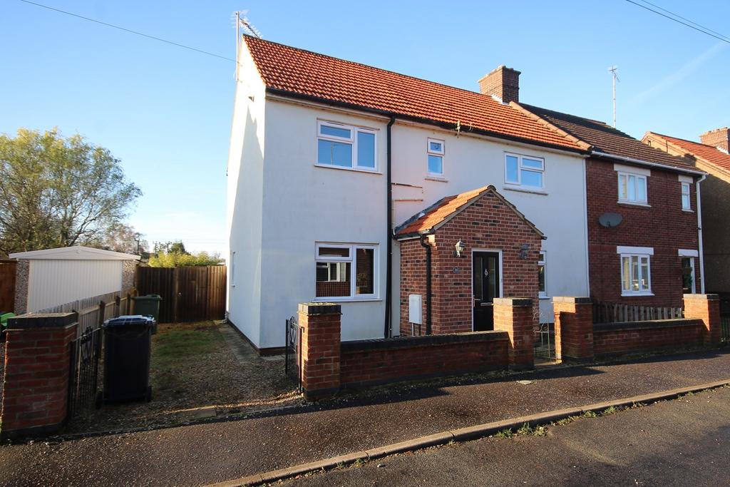 Kings Avenue, King's Lynn, PE30 4 bed semidetached house for sale £