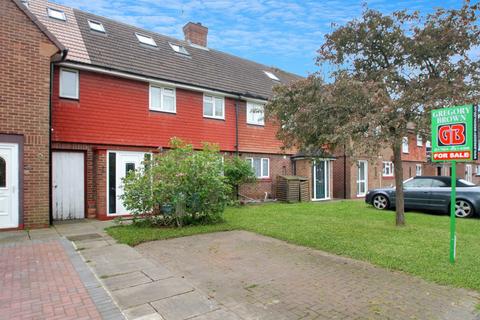 27 Gloucester Crescent, Staines, TW18 1PP