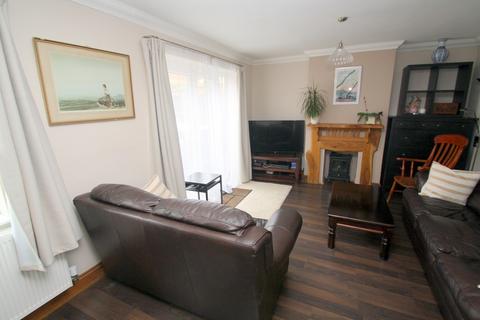 27 Gloucester Crescent, Staines, TW18 1PP