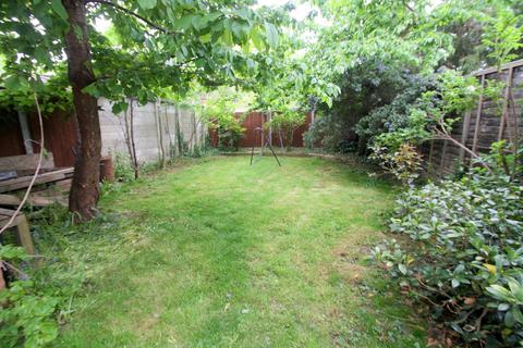 27 Gloucester Crescent, Staines, TW18 1PP