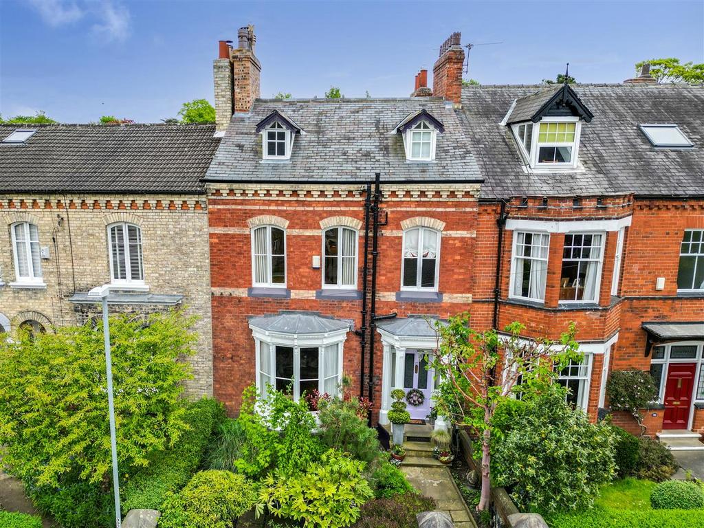Pierremont Crescent, Darlington 6 bed townhouse for sale £400,000