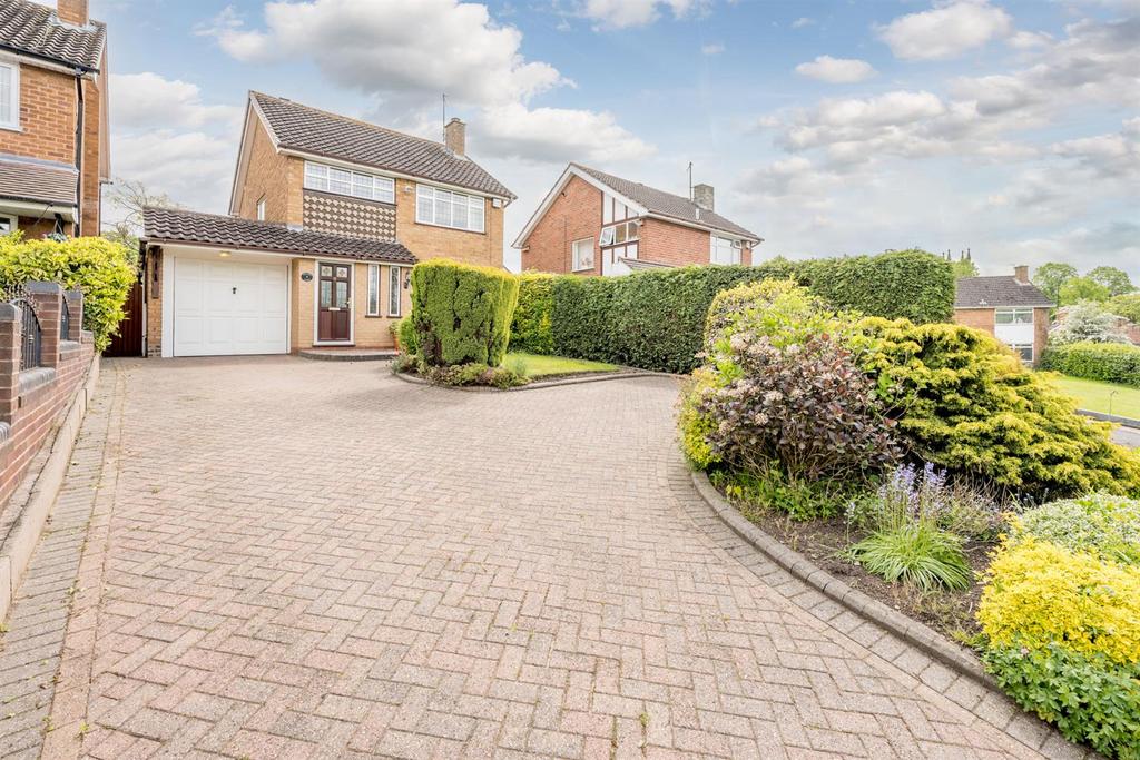 Milford Close, Wordsley, DY8 5RB 3 bed detached house for sale £325,000