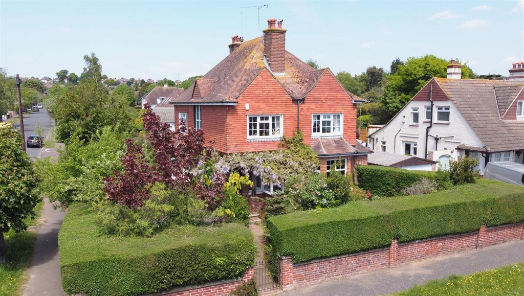 Dalmeny Road, BexhillOnSea 4 bed detached house for sale £650,000