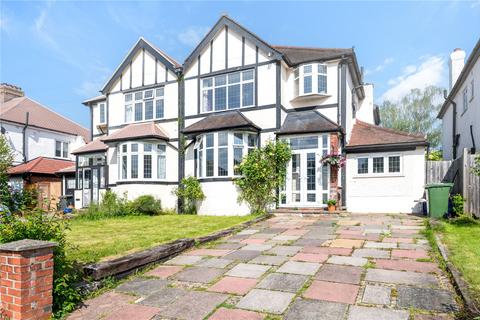 12 The Knoll, Bromley, BR2 7DH