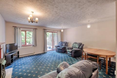 3 bedroom semi-detached house for sale - Stourbridge Road, Catshill, Bromsgrove, B61 9LQ