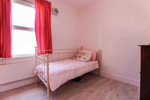 9 North Avenue, Rhyl, LL18 1HT