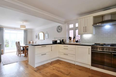 28 North Road, Wells, BA5 2TL
