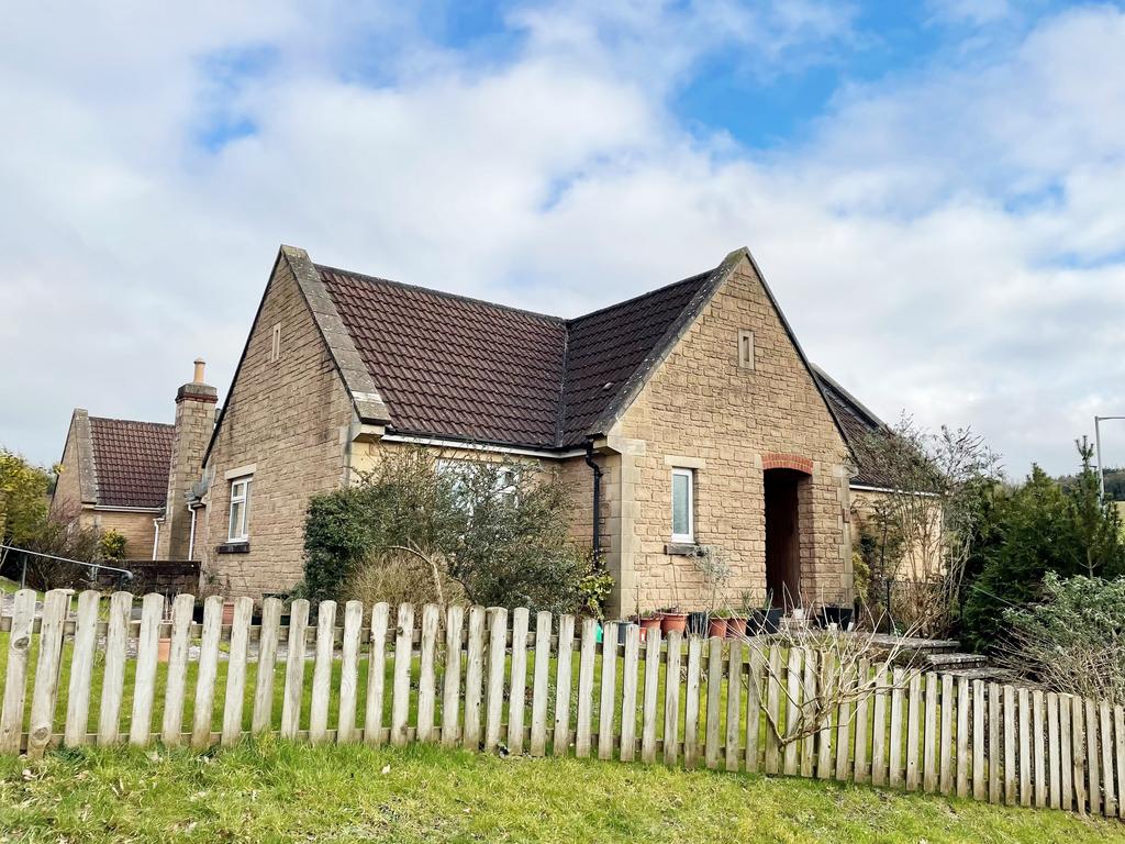 South Horrington, Wells. Desirable bungalow 3 bed bungalow for sale £