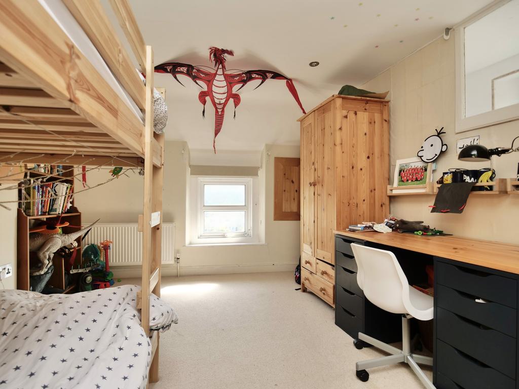 Photo 6