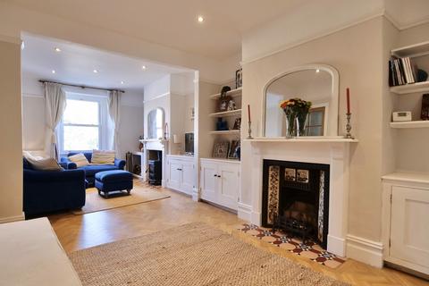 18 Bath Road, Wells, BA5 3LG