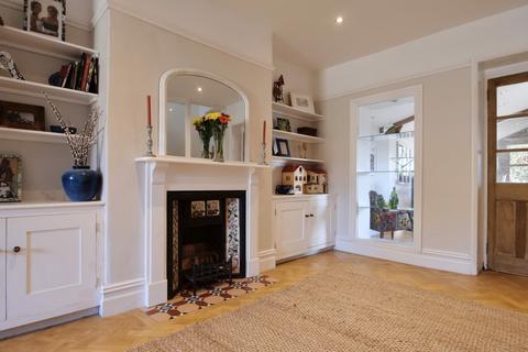 18 Bath Road, Wells, BA5 3LG