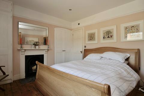 18 Bath Road, Wells, BA5 3LG