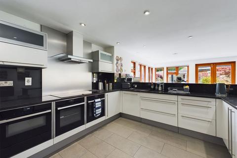 8 Foxford Close, Northampton, NN4 9UH
