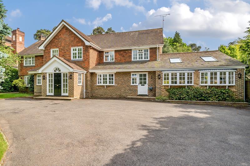 Sunning Avenue, Sunningdale, SL5 5 bed detached house £12,500 pcm (£