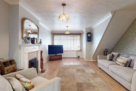 4 bedroom detached house for sale, Fanton Chase, Wickford, Essex, SS11