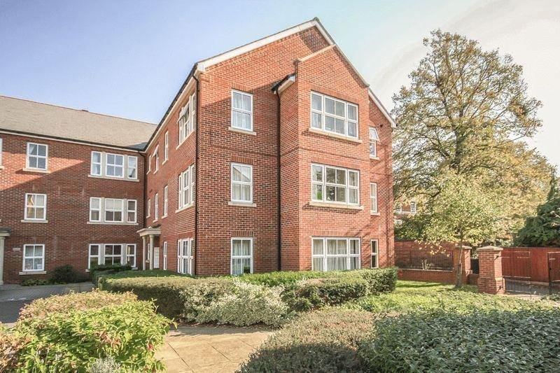 London Road, Gloucester, Gloucestershire, GL1 3PS 2 bed flat £700 pcm