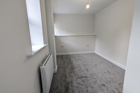 1 bedroom flat to rent, High Street, Kettering, NN16