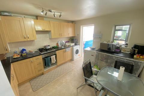 3 bedroom terraced house for sale, Northumberland Crescent, Feltham, Greater London, TW14