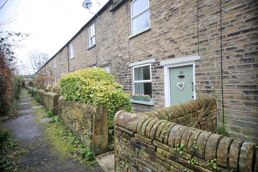 Long Row, Lowerhouse, Bollington 2 bed terraced house £245,000