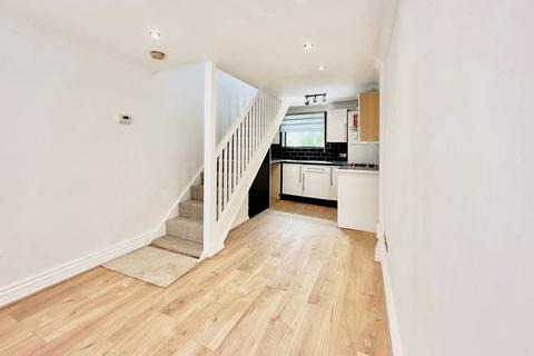 1 bedroom detached house to rent - Barrington Road, Manor Park E12
