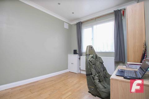 314 Park Avenue, Bushey, WD23 2BJ
