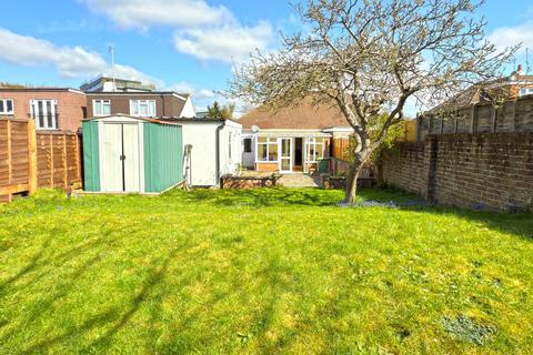 314 Park Avenue, Bushey, WD23 2BJ