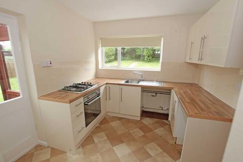 8 Chichester Close, Eastbourne, BN22 0JN