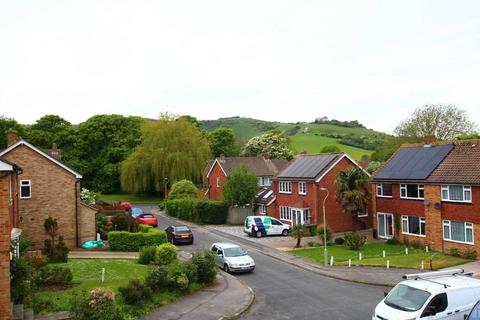 8 Chichester Close, Eastbourne, BN22 0JN