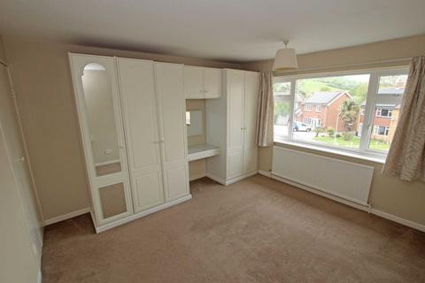 8 Chichester Close, Eastbourne, BN22 0JN
