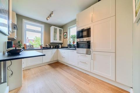 47a Rayleigh Road, London, SW19 3RE