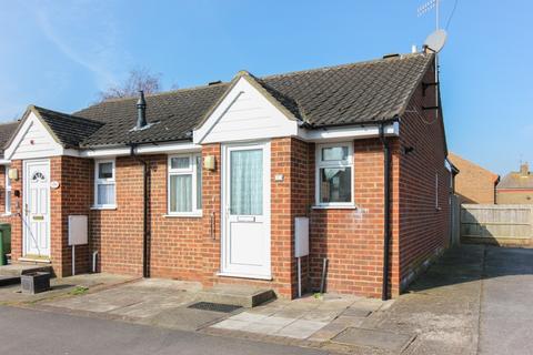 1 bedroom bungalow to rent, Abbey Fields, Faversham