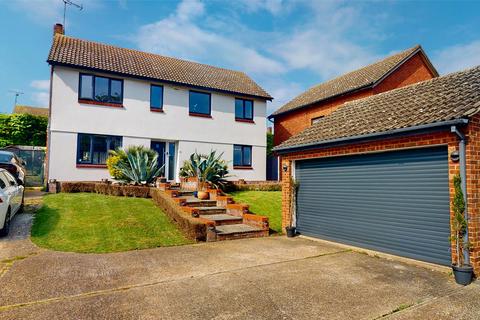 91 Brackendale Avenue, Basildon, SS13 3JX