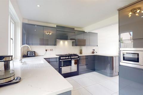 91 Brackendale Avenue, Basildon, SS13 3JX