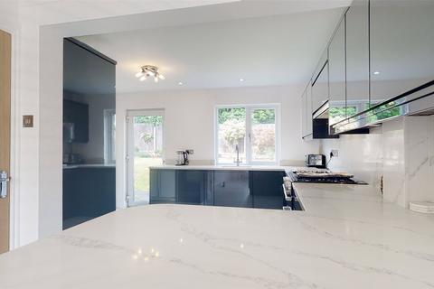 91 Brackendale Avenue, Basildon, SS13 3JX