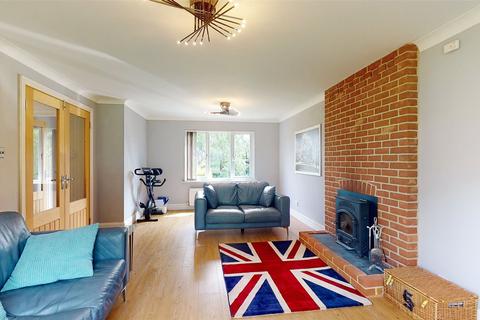 91 Brackendale Avenue, Basildon, SS13 3JX