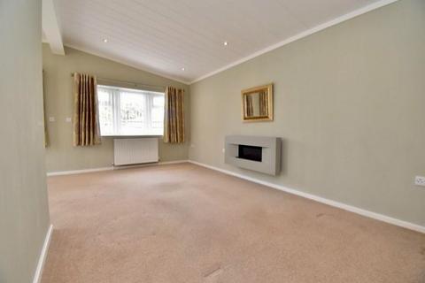 2 bedroom park home for sale, 17 Fossdyke, Torksey Lock LN1