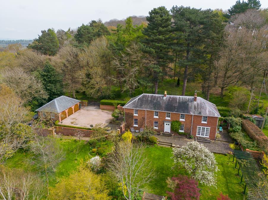 Astley Burf, StourportonSevern, Worcestershire, DY13 6 bed detached
