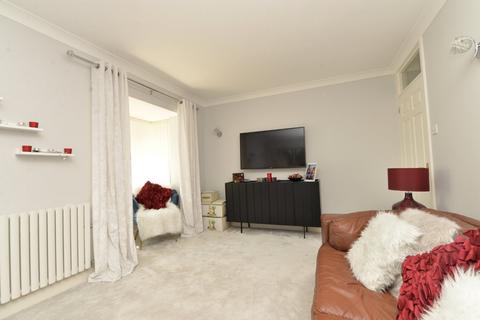 2 bedroom apartment for sale, Wellington Court, New Milton, Hampshire, BH25