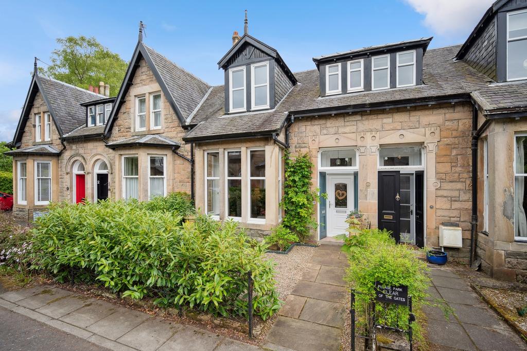 Claremont Gardens, Milngavie, East Dunbartonshire, G62 6PG 3 bed