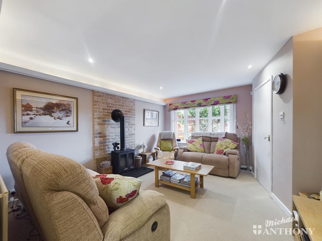 Thorp Close, Aylesbury, HP21 9YD 4 bed detached house £470,000