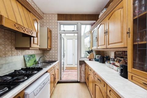 5 Malden Hill Gardens, New Malden, KT3 4HS