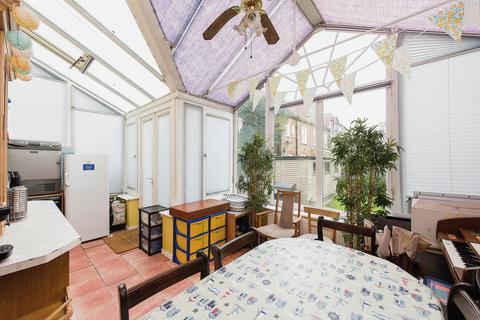 5 Malden Hill Gardens, New Malden, KT3 4HS