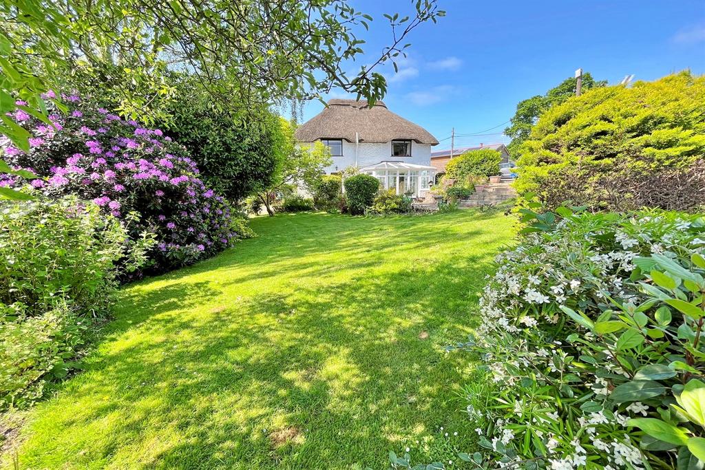 Colehill 5 bed detached house for sale £780,000