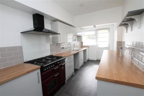 3 bedroom detached house to rent, Hotham Road North, HU5