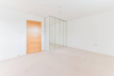 4 Cunningham Drive, Ickenham, Uxbridge, UB10 8FL