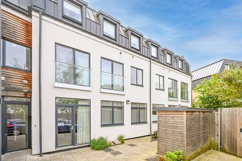 Flat 7, 2 Bardolph Road, Richmond, TW9 2AE